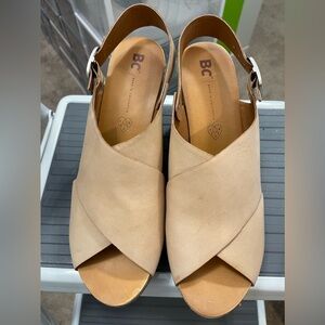 BC Cougar Platform Wedge Sandal Women’s Sz 11 APPROX. 4" HEEL, 1.5" PLATFORM